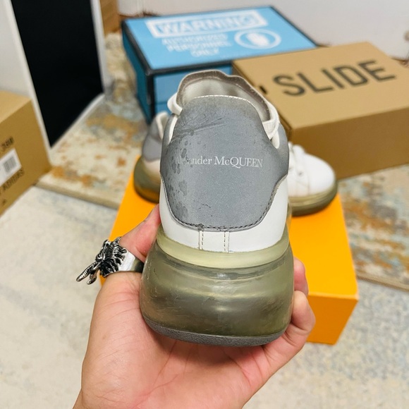 Women’s Size 7 (Euro Sz 37) Alexander McQueen Oversized Clear-sole Sneakers Grey - Picture 12 of 15